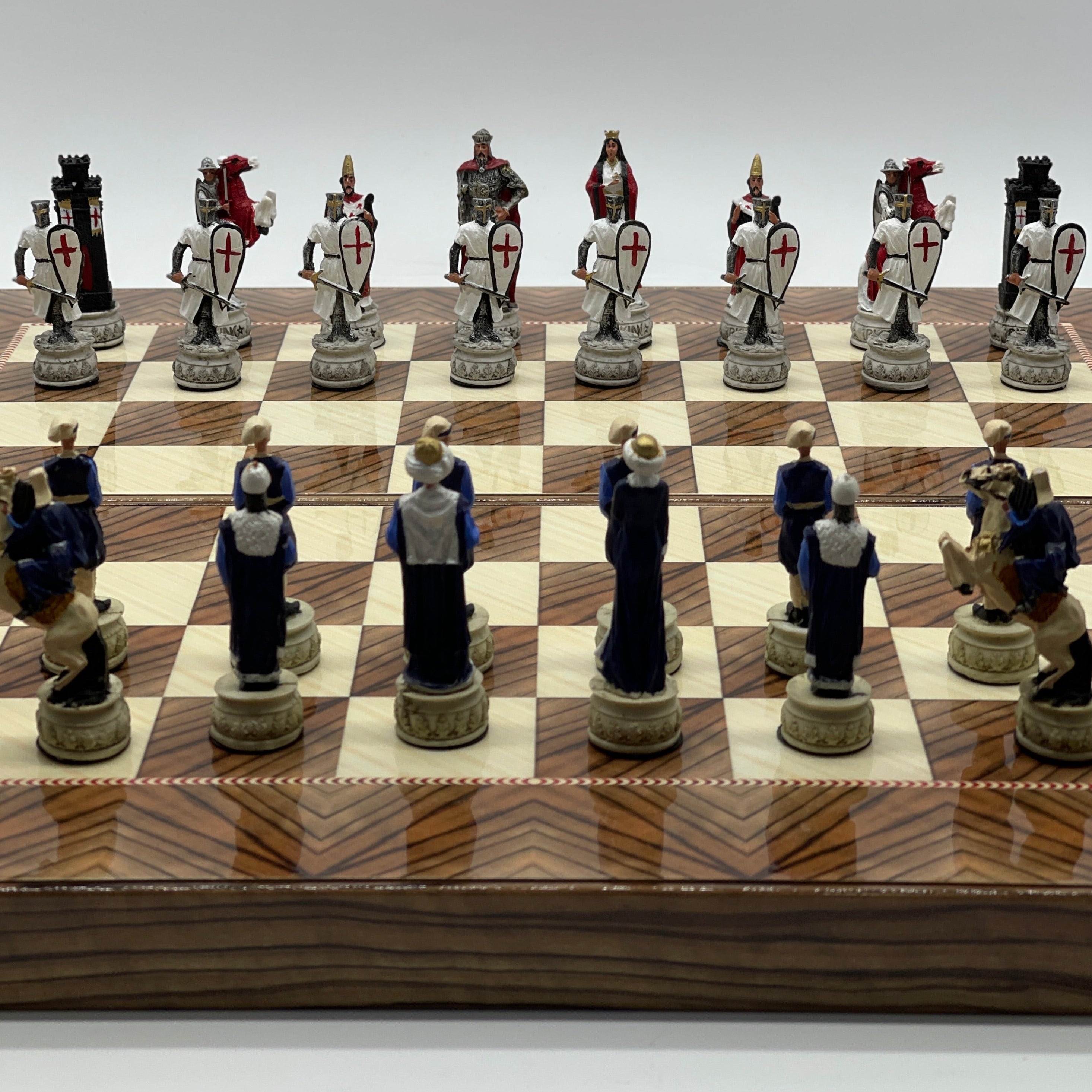 Handmade Brown Pattern Backgammon Set With Polyester Crusaders Chess Pieces