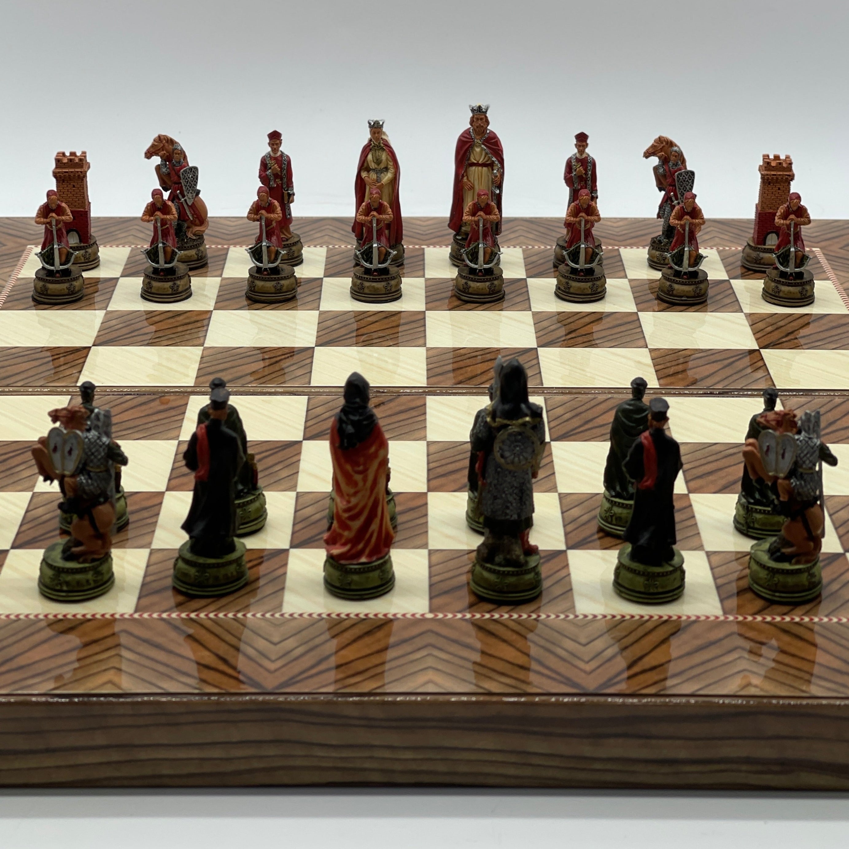 Handmade Brown Pattern Backgammon Set With Polyester Camelot Chess Pieces