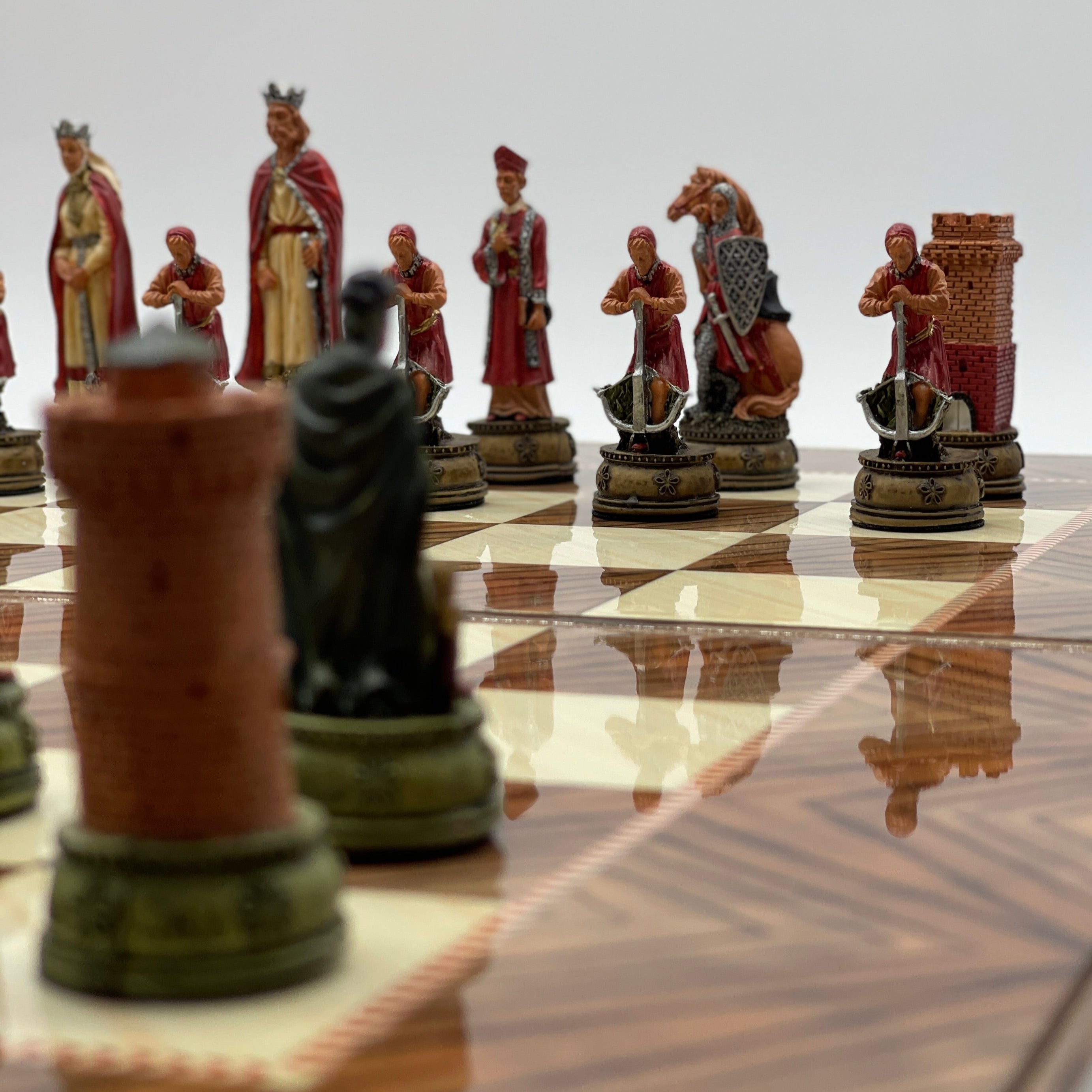 Handmade Brown Pattern Backgammon Set With Polyester Camelot Chess Pieces