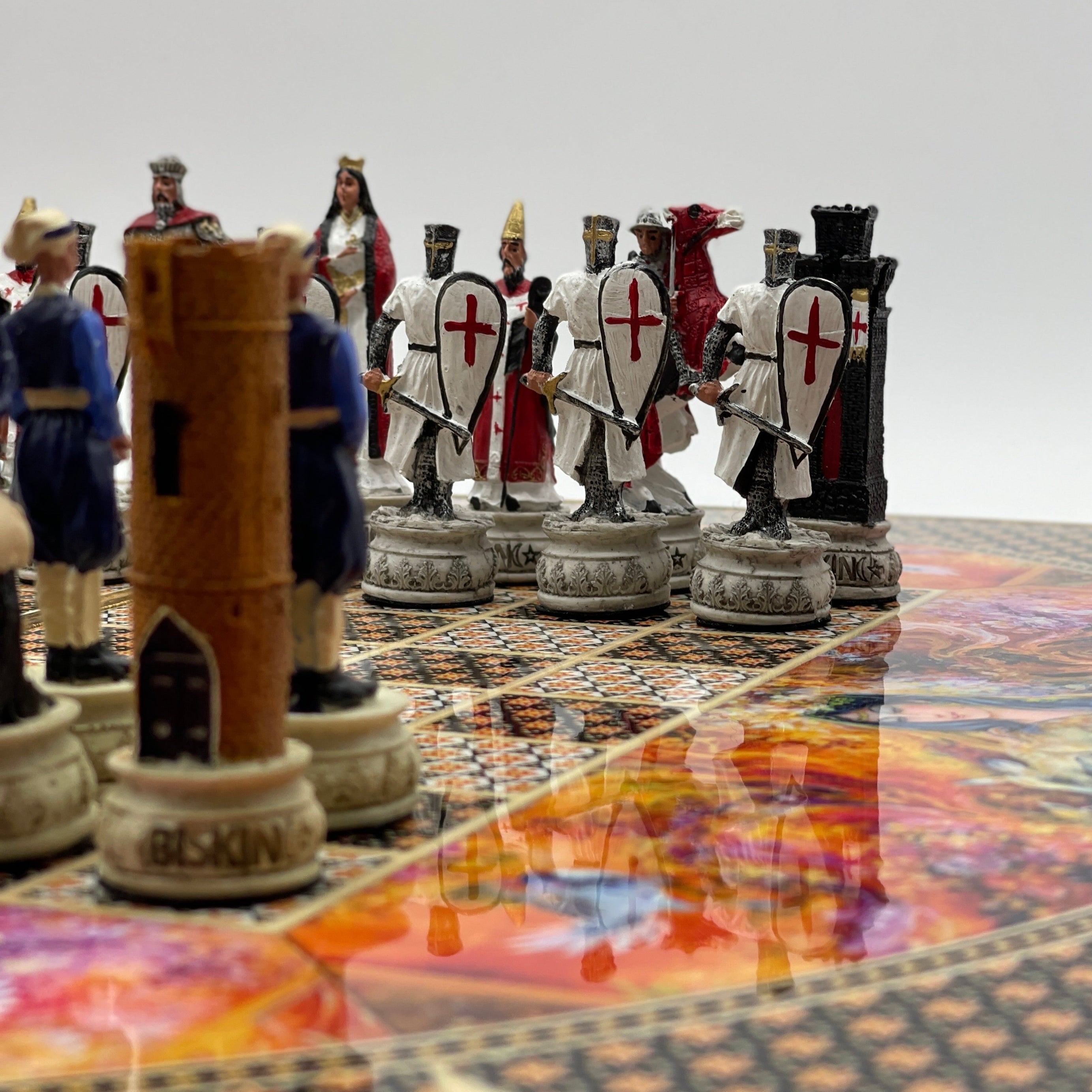 Handmade Hatemi Colors Pattern Backgammon Set With Crusaders Chess Pieces