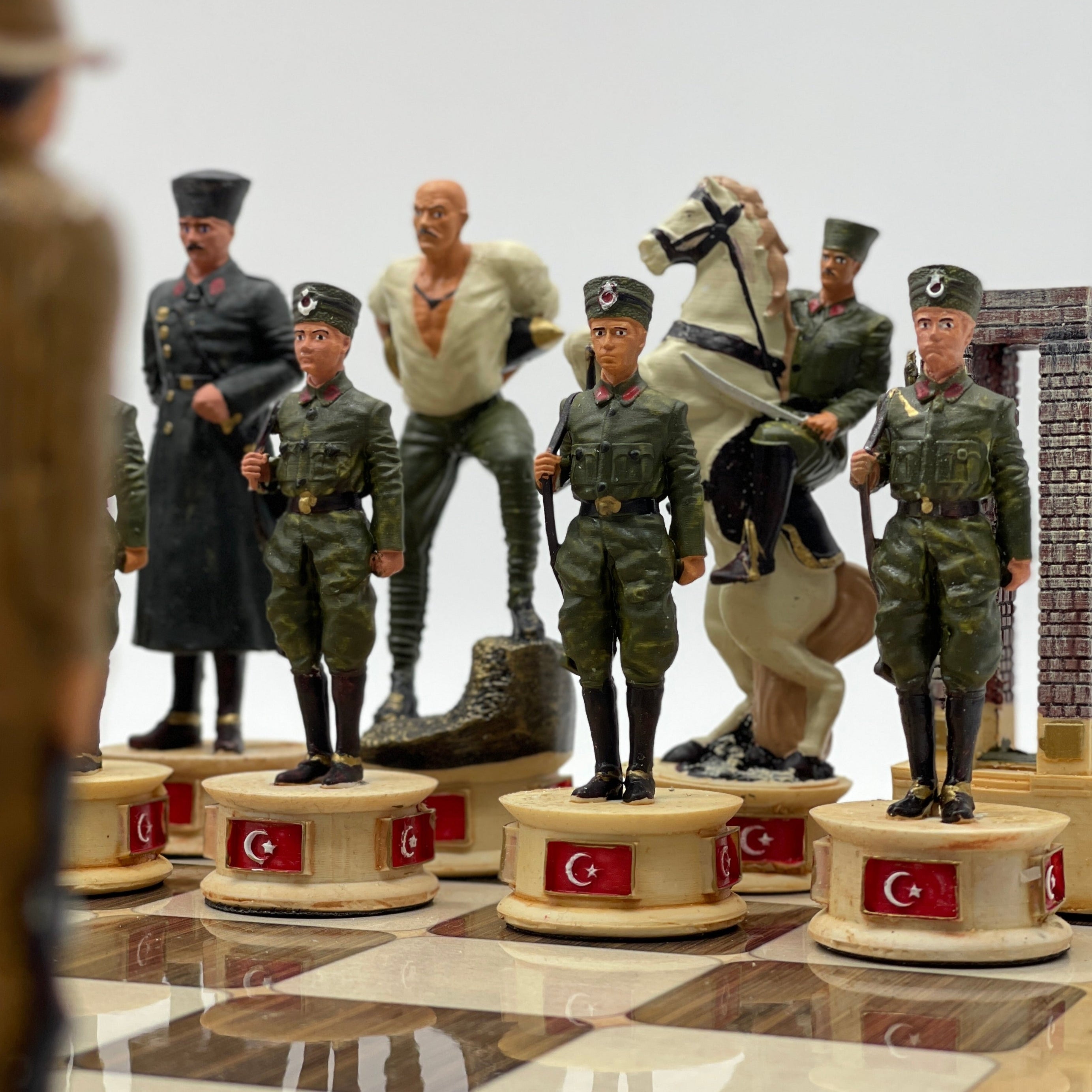 16.5" Brown Marble Pattern Chess Board With Gallipoli Campaign Chess Pieces