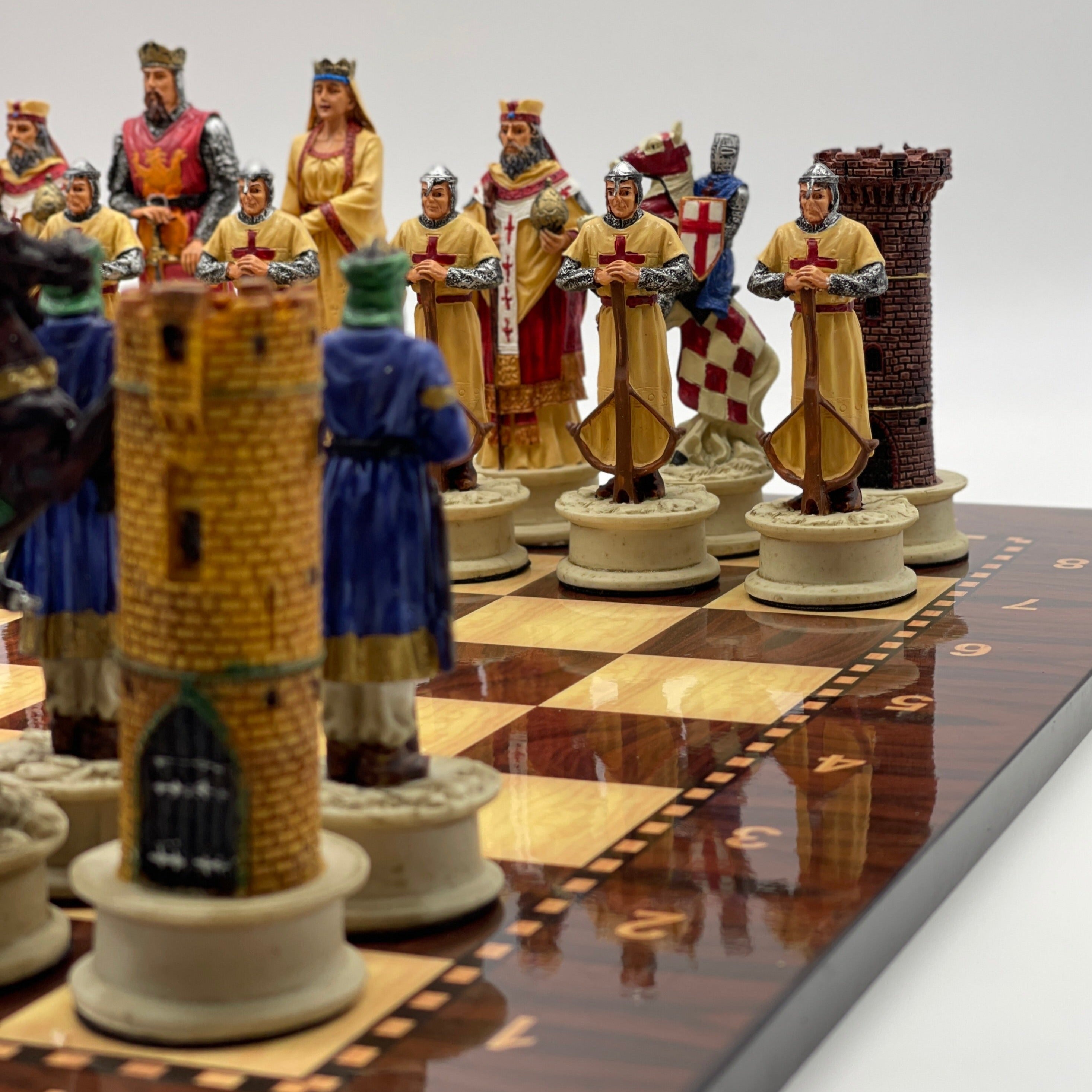 Large Walnut Marble Pattern Chess Board With Crusaders Polyester Chess Pieces