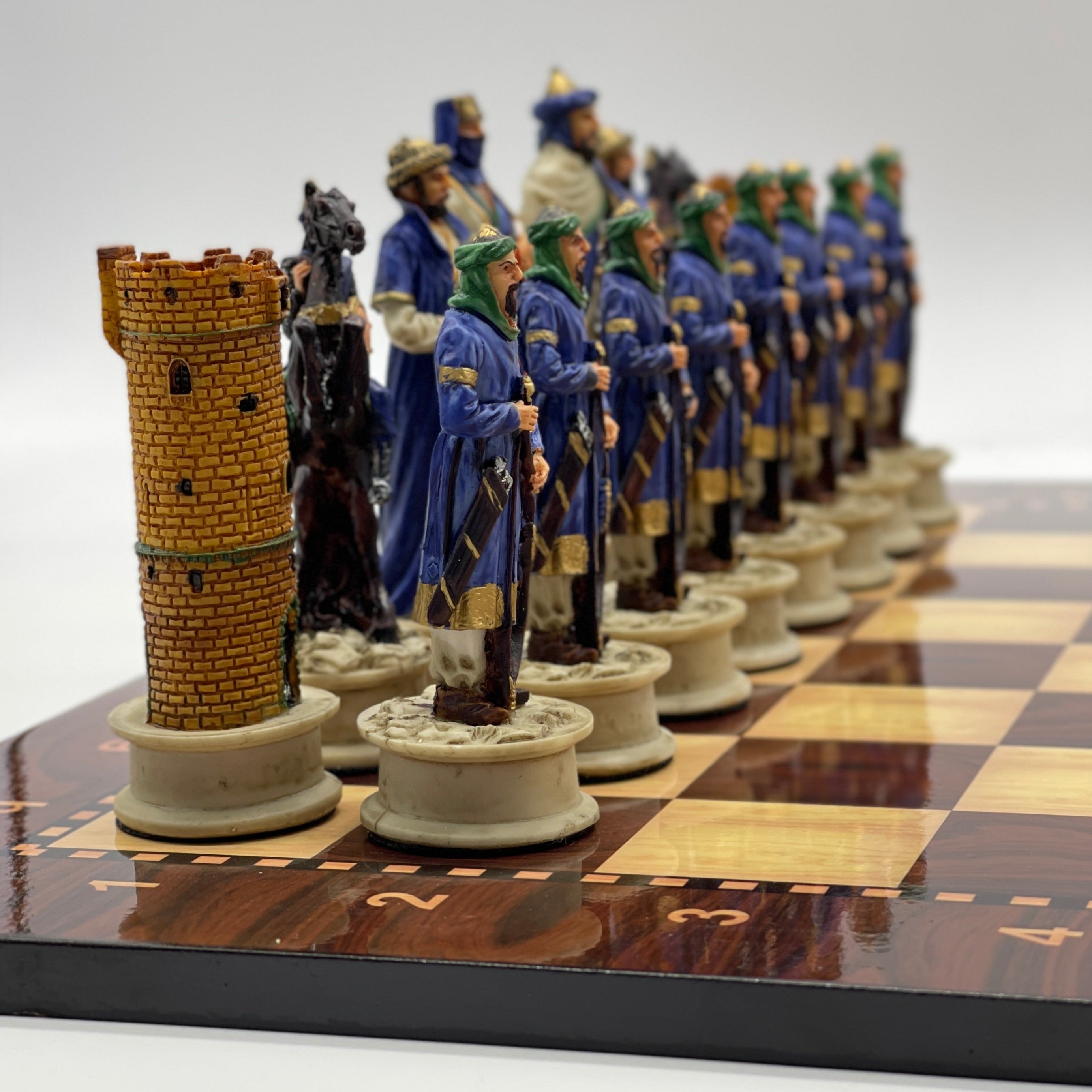 Large Walnut Marble Pattern Chess Board With Crusaders Polyester Chess Pieces