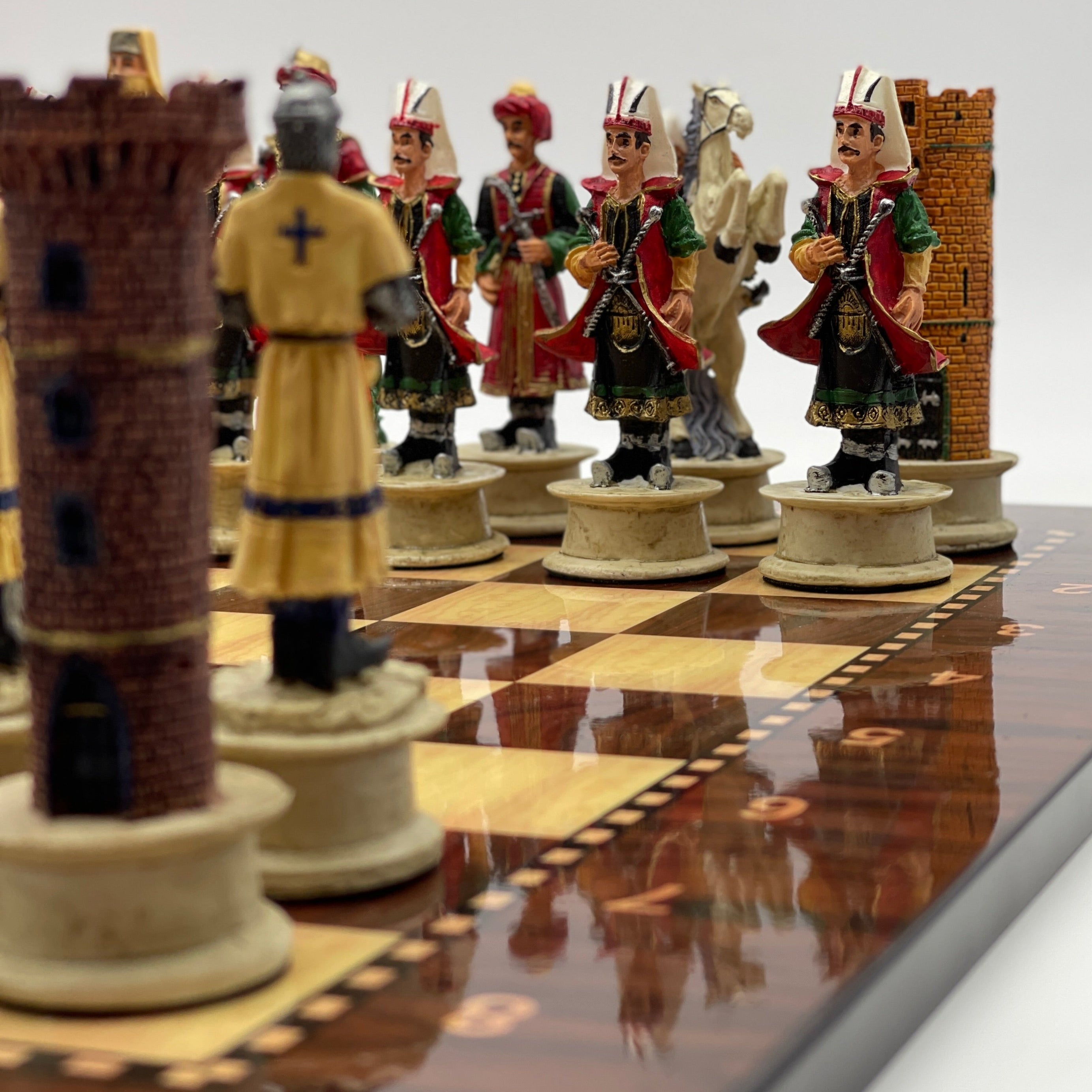 Large Walnut Marble Pattern Chess Board With Romans Polyester Chess Pieces