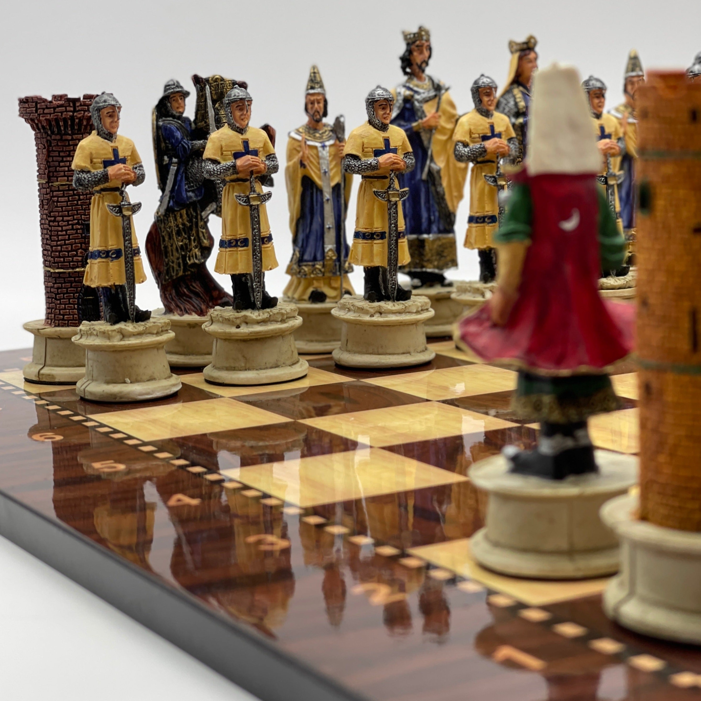 Large Walnut Marble Pattern Chess Board With Romans Polyester Chess Pieces