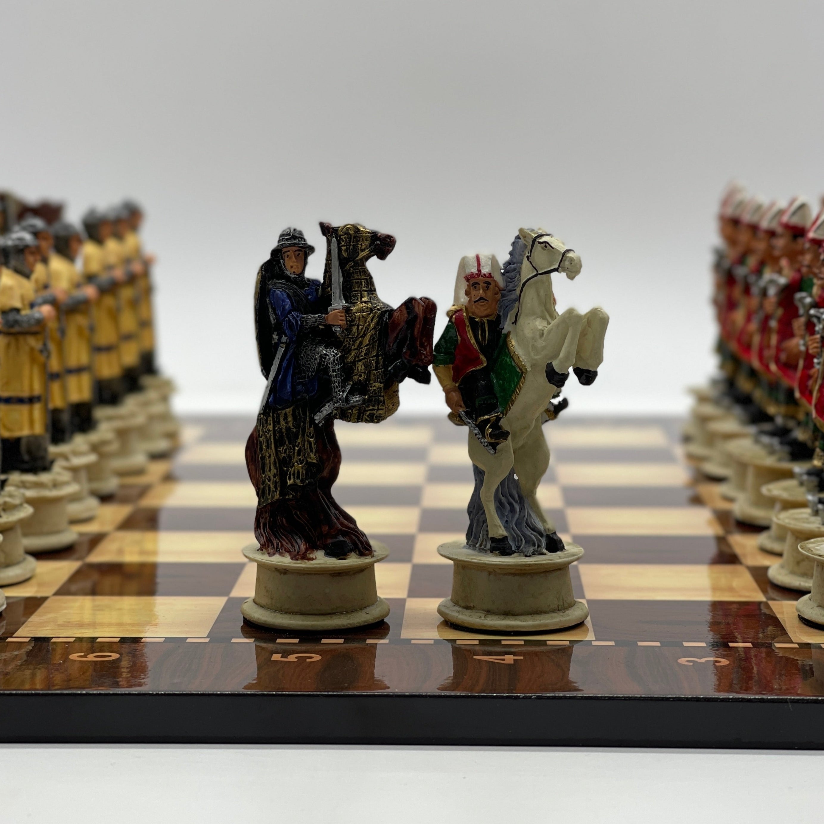 Large Walnut Marble Pattern Chess Board With Romans Polyester Chess Pieces