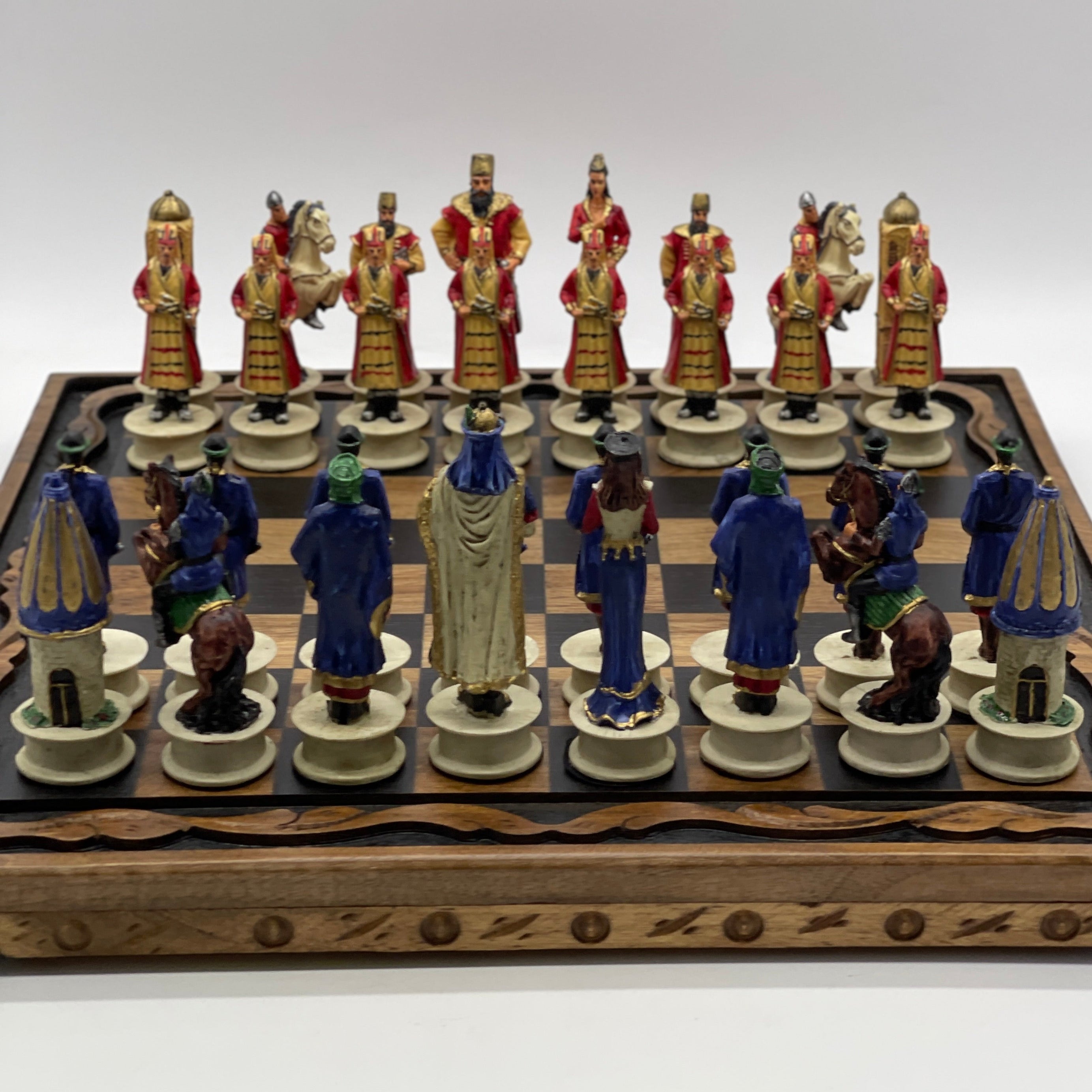 Handmade Wooden Chess Set With Arabian vs Crusaders Polyester Chess Pieces