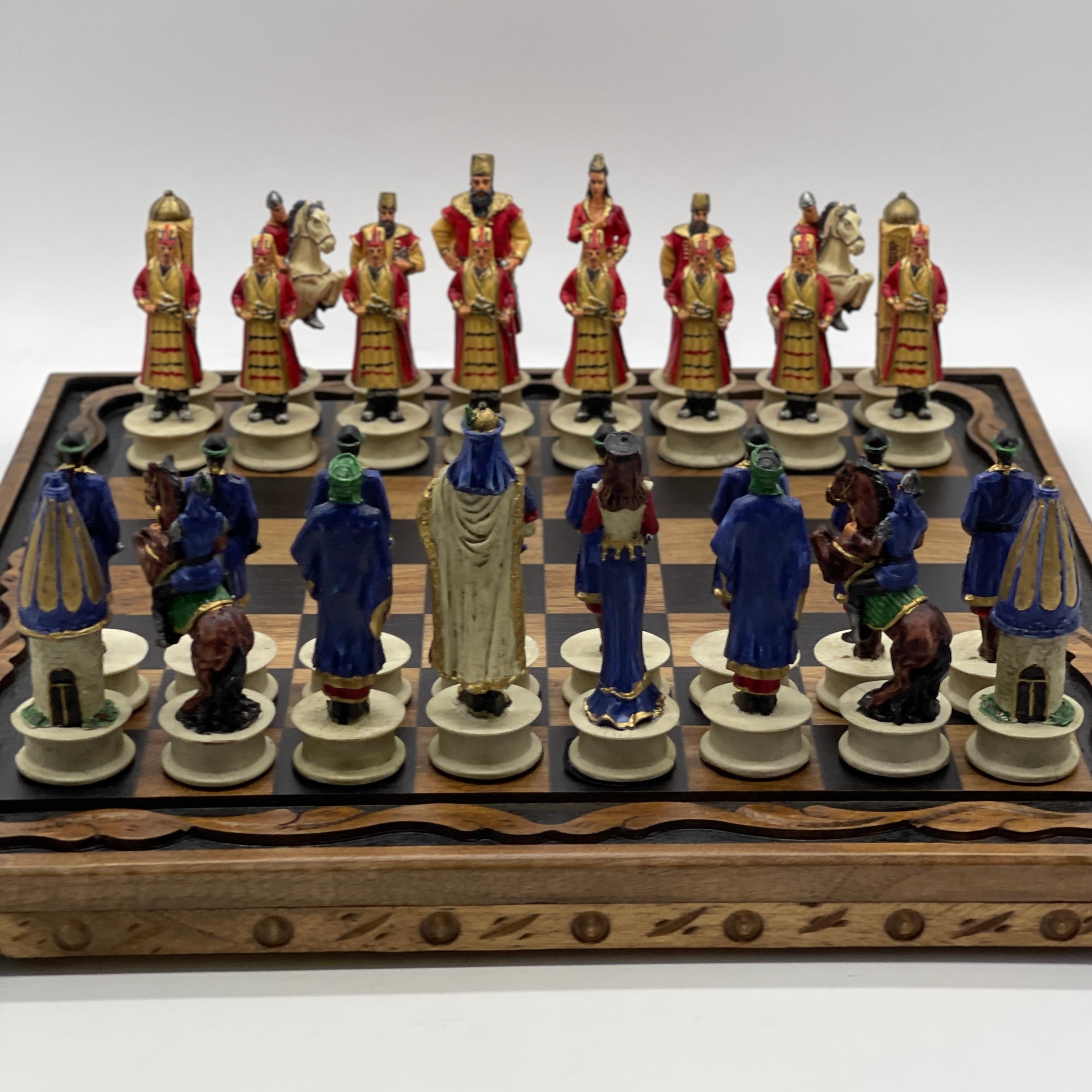 Handmade Wooden Chess Set With Arabian vs Crusaders Polyester Chess Pieces