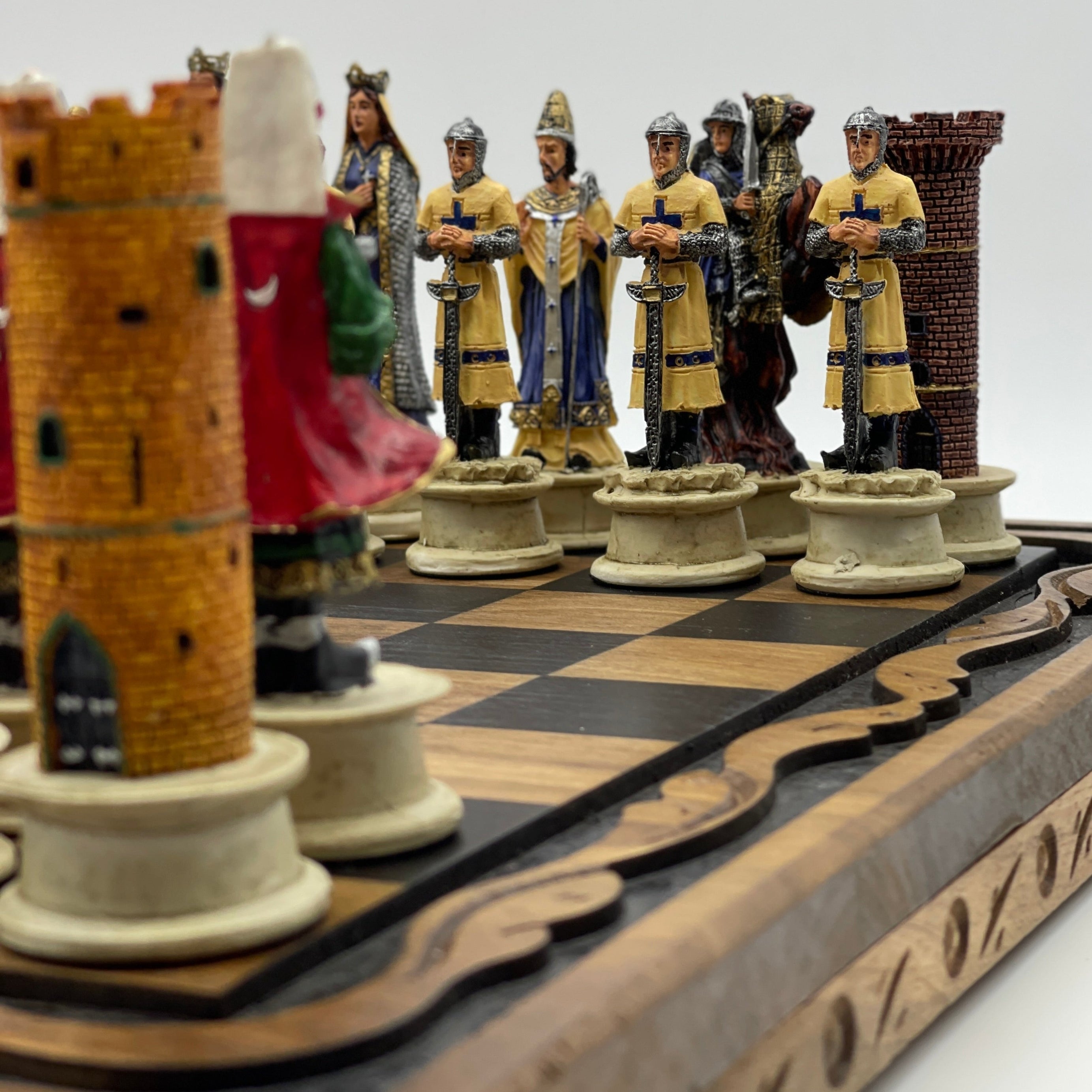 Handmade Wooden Chess Set With Large Ottomans Polyester Chess Pieces