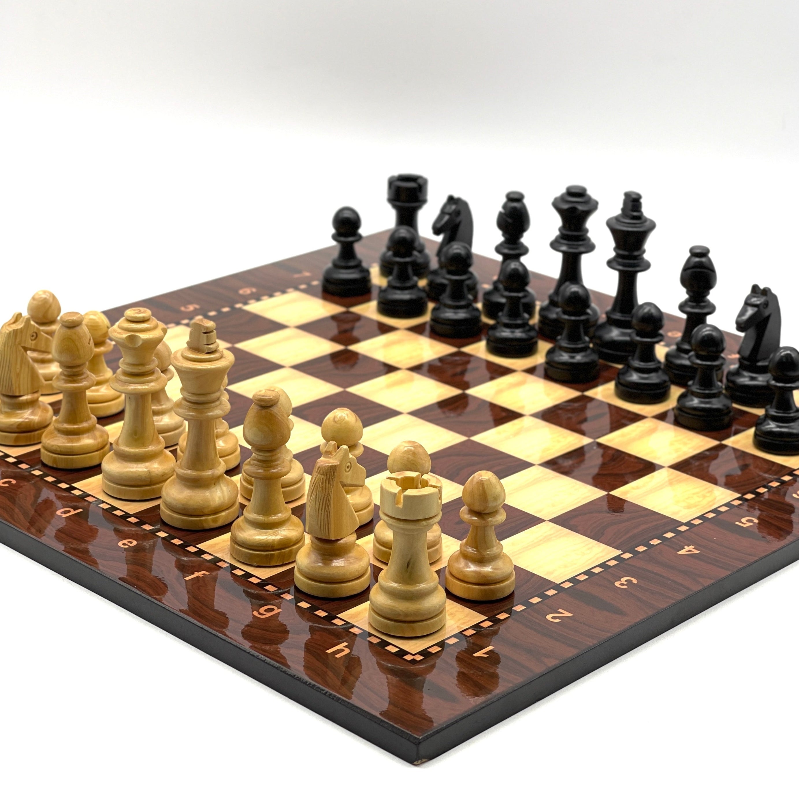 Walnut Marble Pattern Chess Board With Wooden Boxwood Chess Pieces