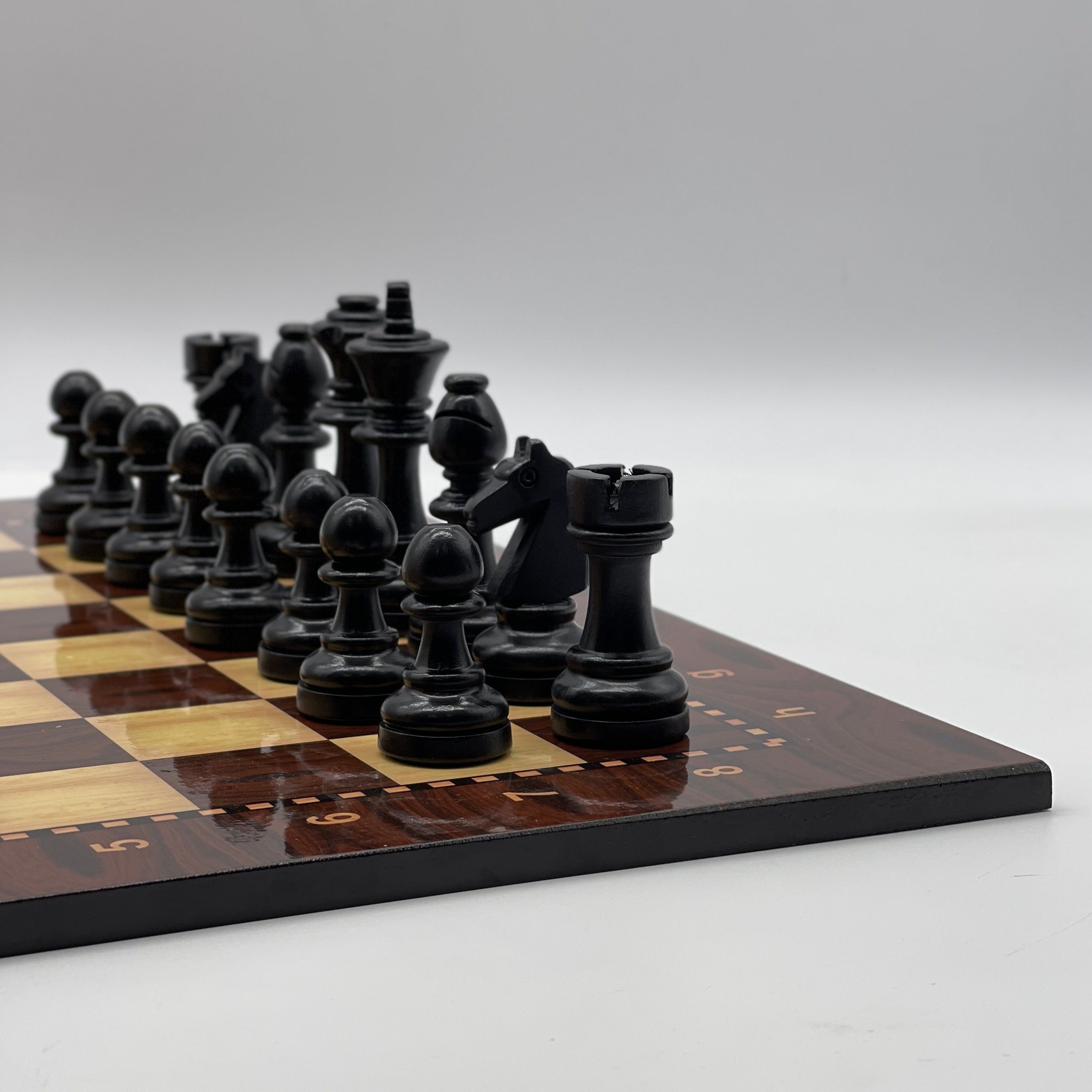 Walnut Marble Pattern Chess Board With Wooden Boxwood Chess Pieces
