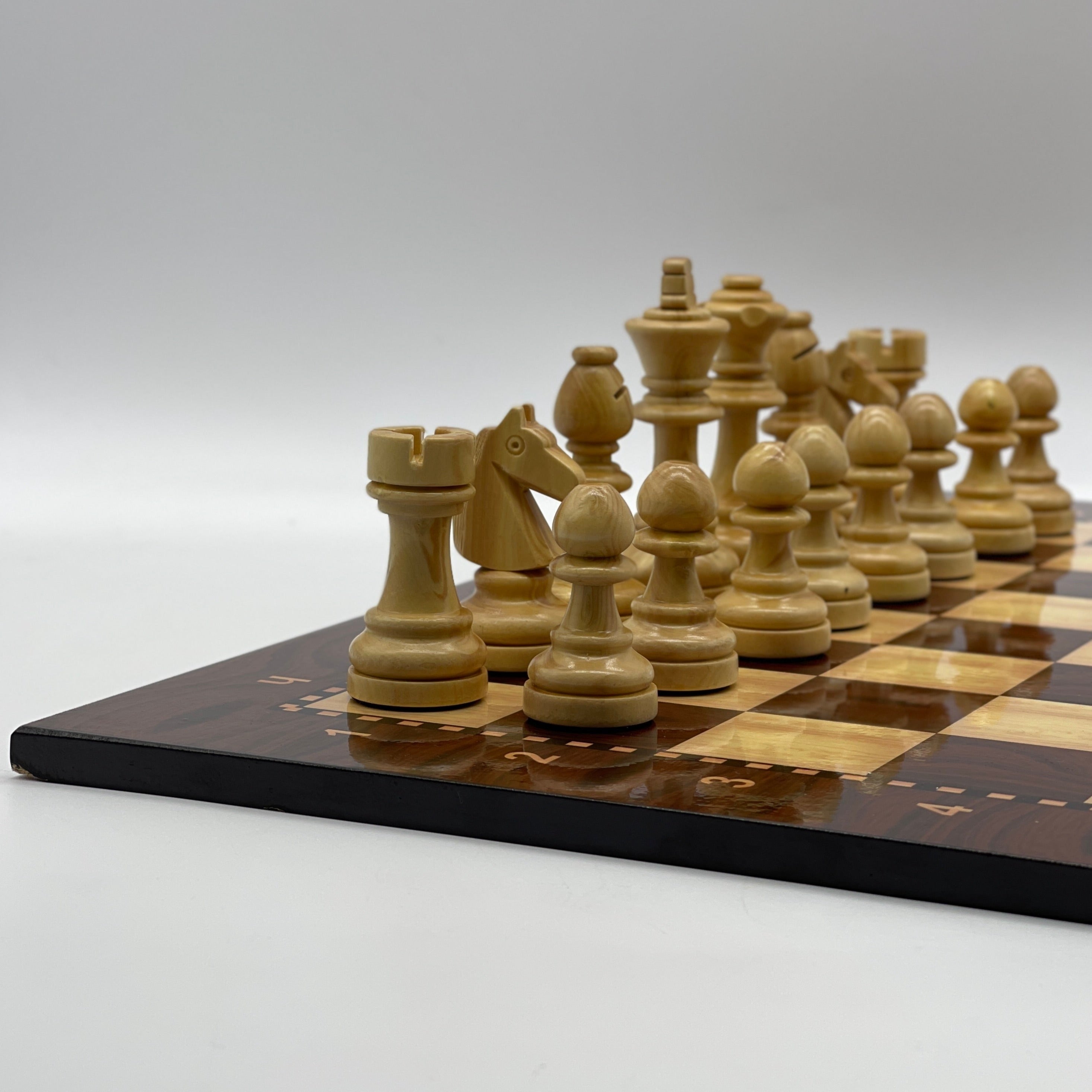 Walnut Marble Pattern Chess Board With Wooden Boxwood Chess Pieces