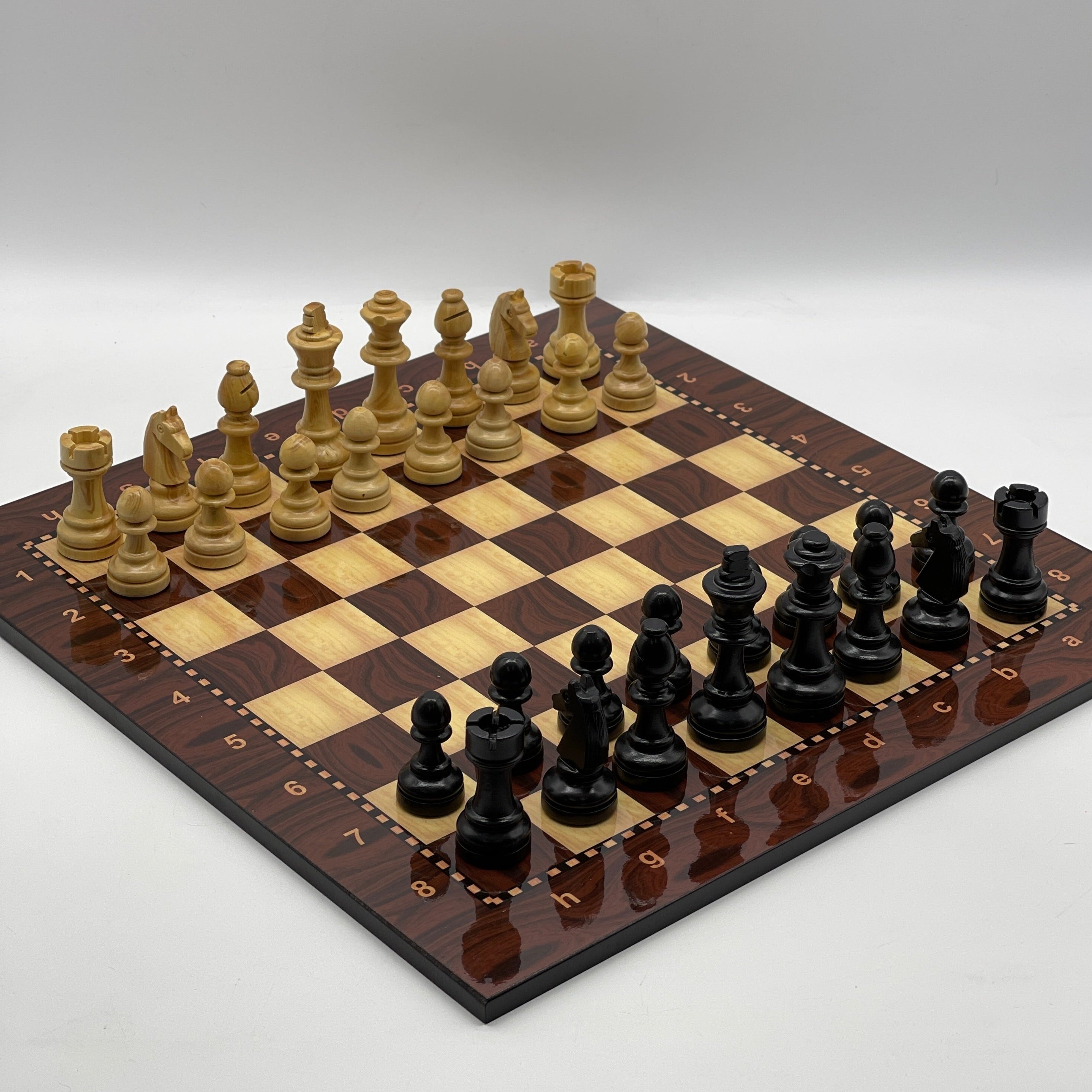 Walnut Marble Pattern Chess Board With Wooden Boxwood Chess Pieces