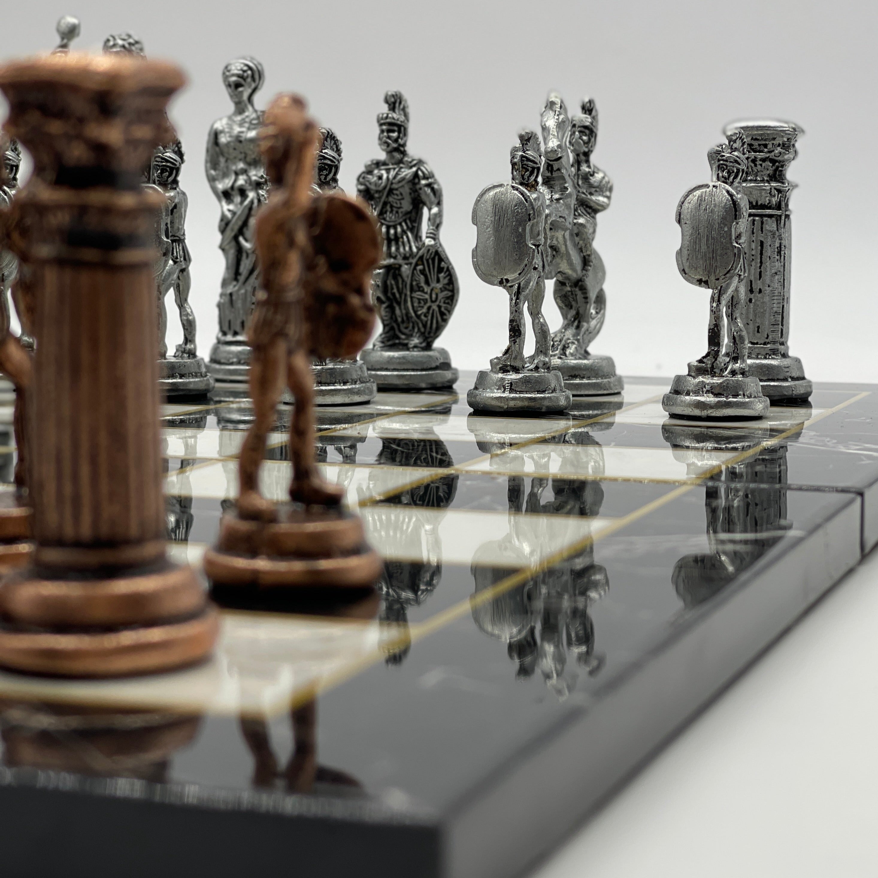 Black Marble Pattern Folding Chess Board With Romans Metal Chess Pieces