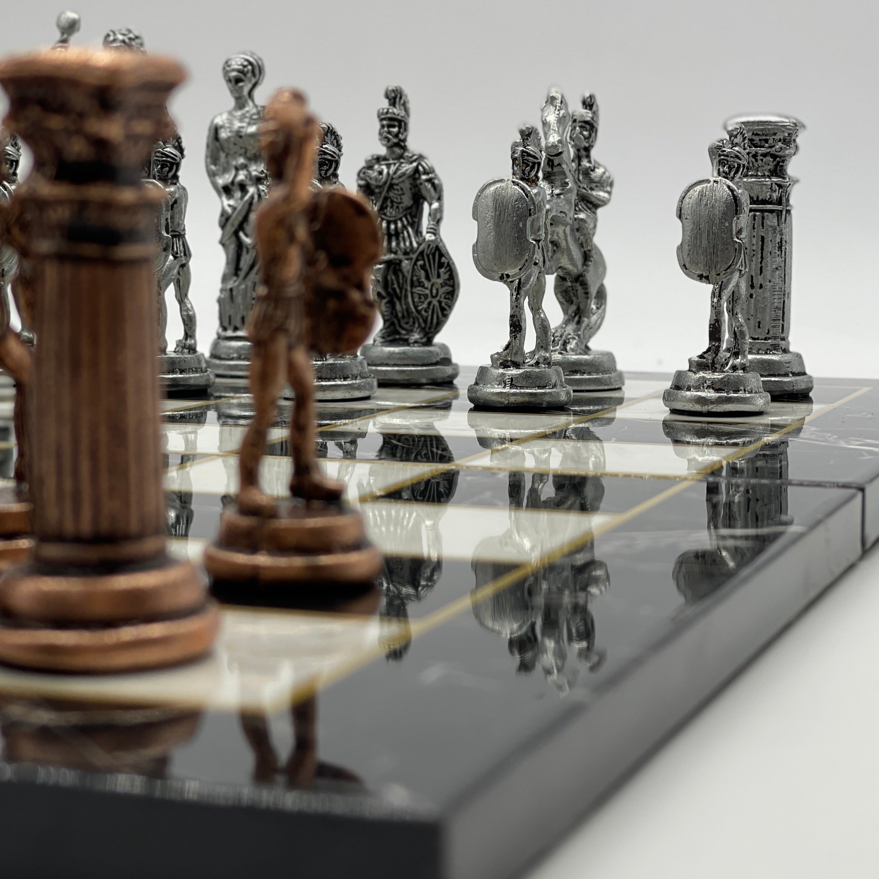 Black Marble Pattern Folding Chess Board With Crusaders Metal Chess Pieces