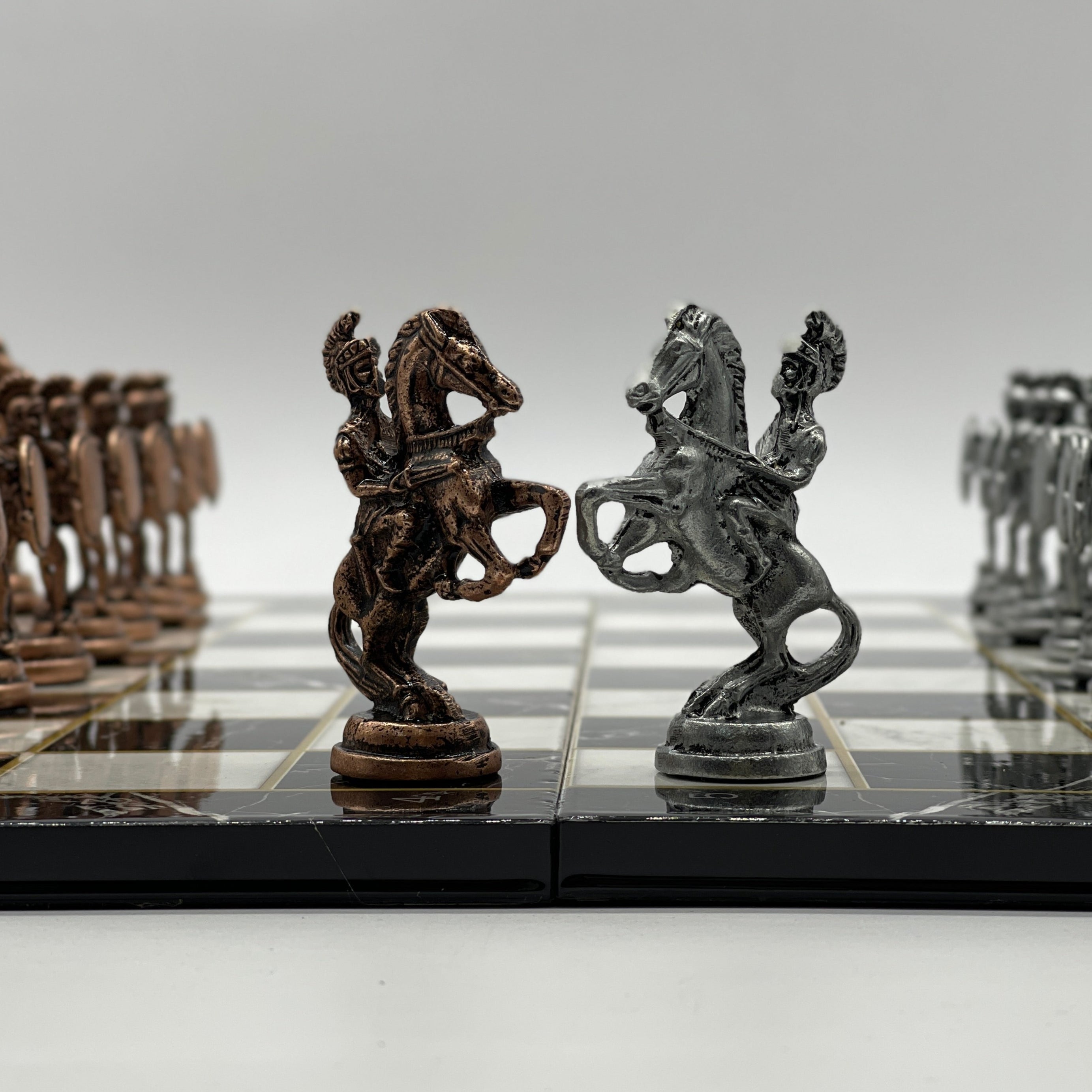 Black Marble Pattern Folding Chess Board With Romans Metal Chess Pieces