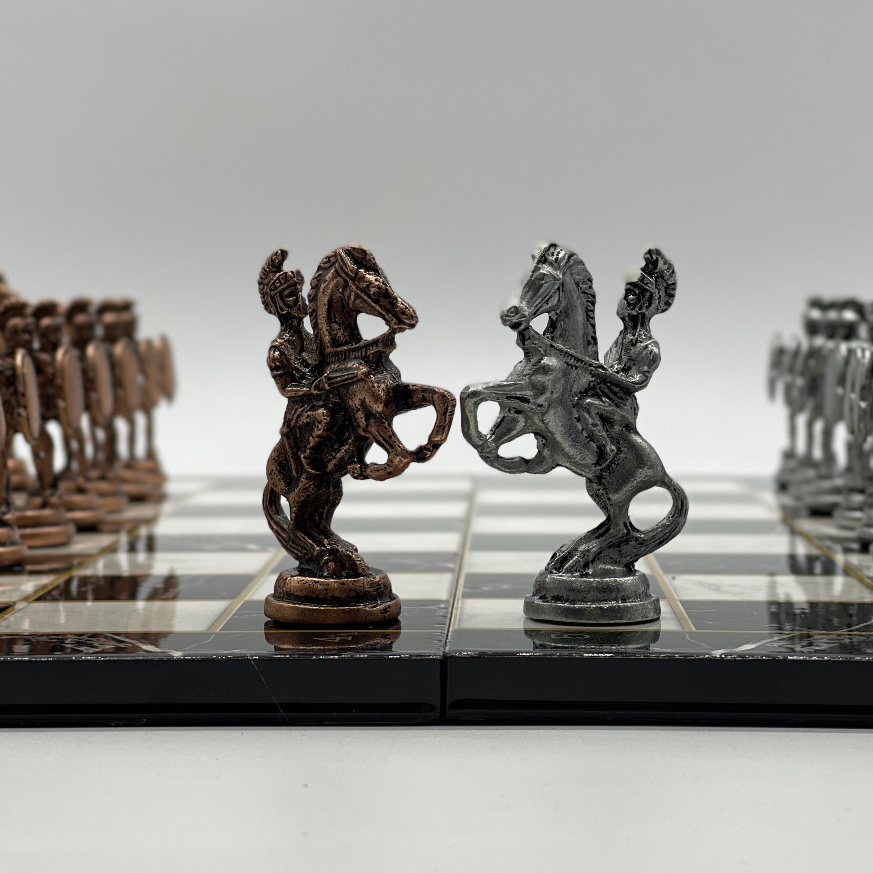 Black Marble Pattern Folding Chess Board With Romans Metal Chess Pieces