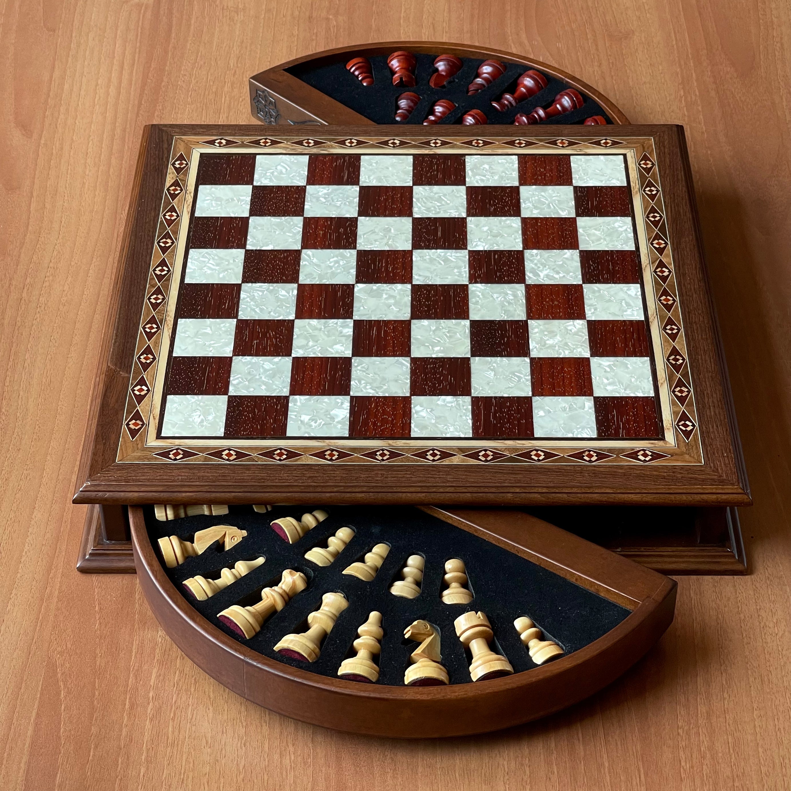 Walnut Wooden Circle Storage Chess Board with Classic Wood Chess Pieces