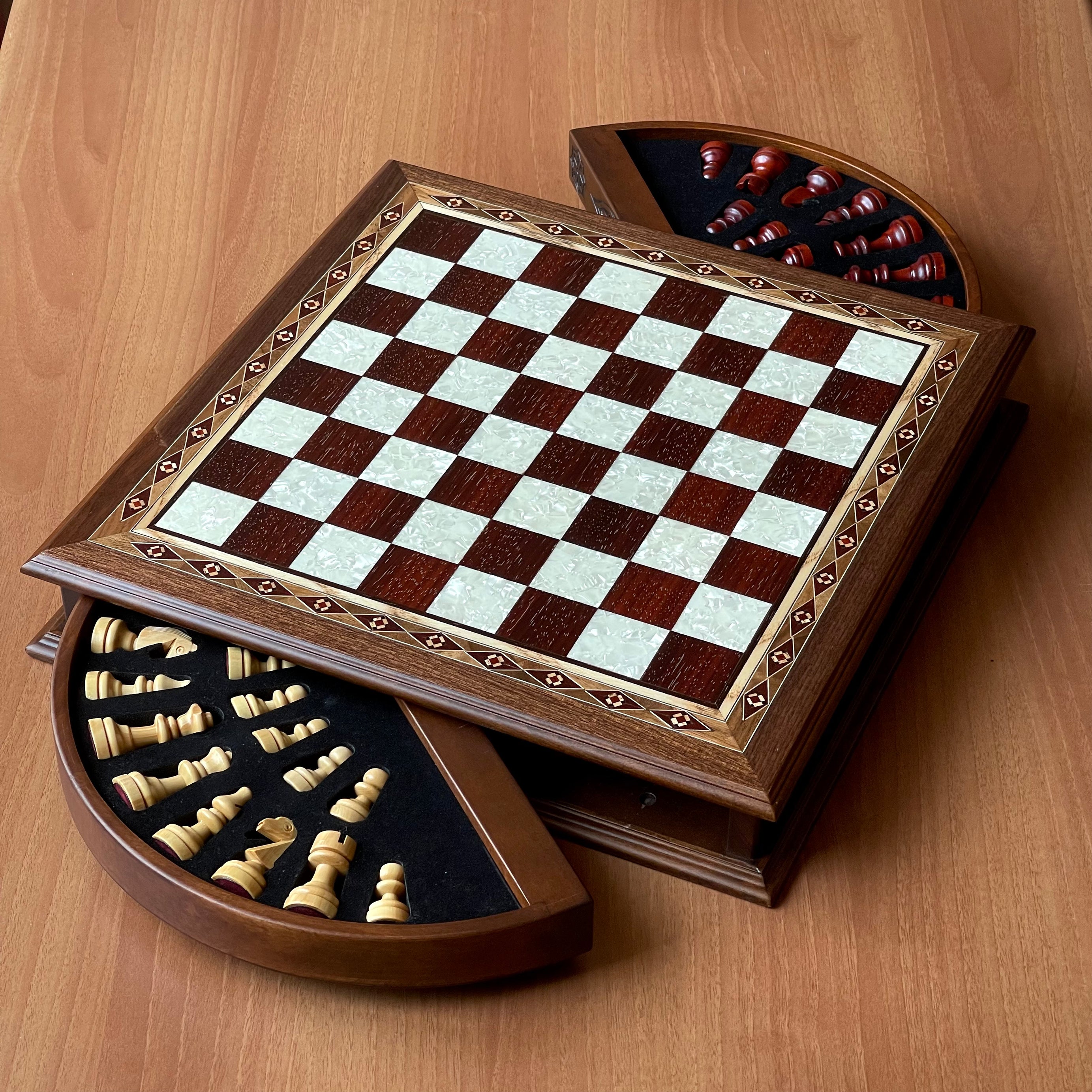 Walnut Wooden Circle Storage Chess Board with Classic Wood Chess Pieces