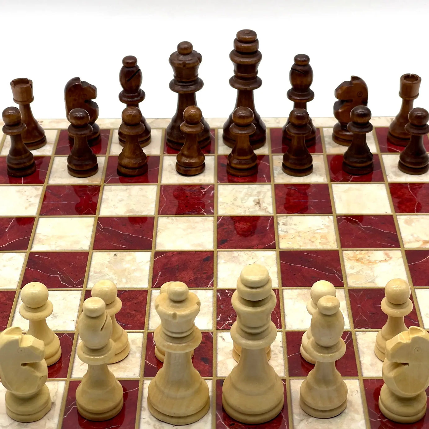 14" Red Marble Patterned Wooden Set With Wooden Chess Pieces Set